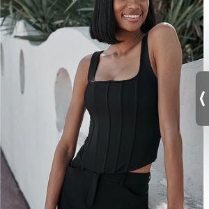 NWT Express textured cropped tank body contour